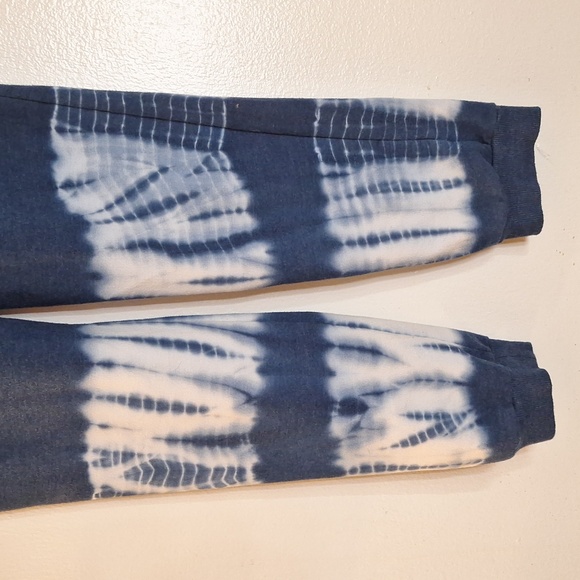 2 pairs of girls sweatpants - Picture 8 of 10